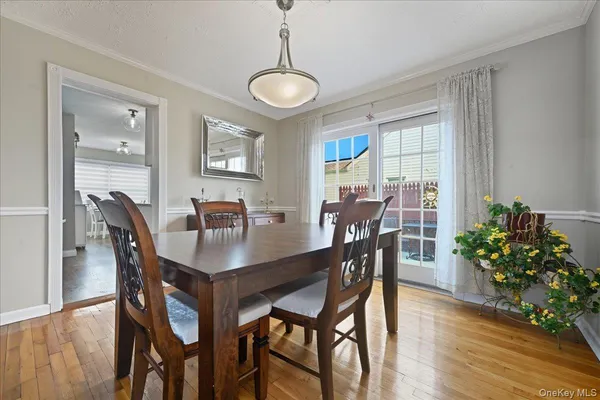 $1,150,000 | 577 Waukena Avenue, Oceanside, NY 11572