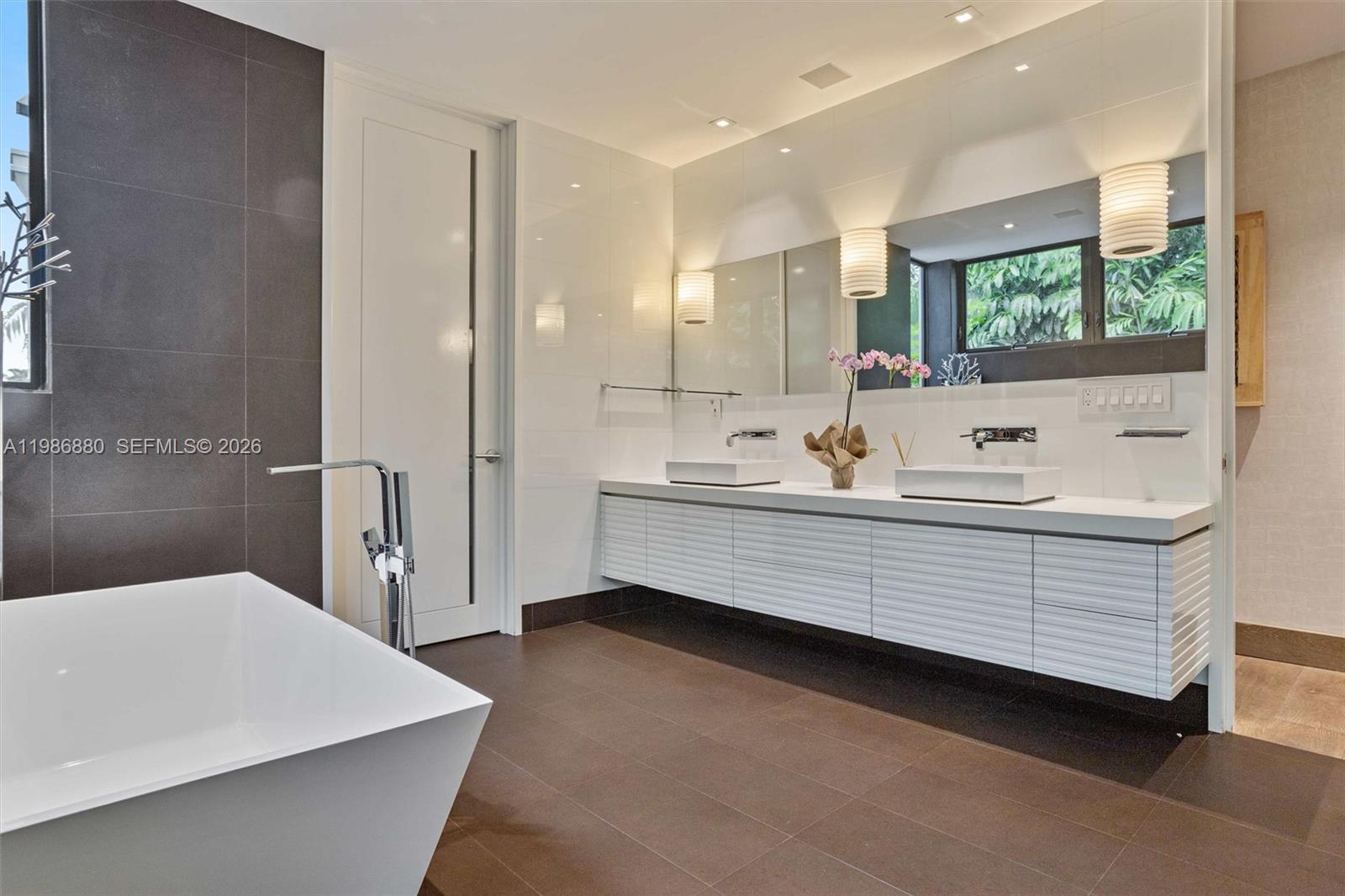 610 Harbor Circle Key Biscayne, FL 33149 - Photo 32 of 71