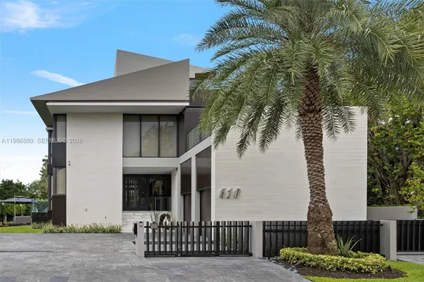 $11,300,000 | 610 Harbor Circle, Key Biscayne, FL 33149