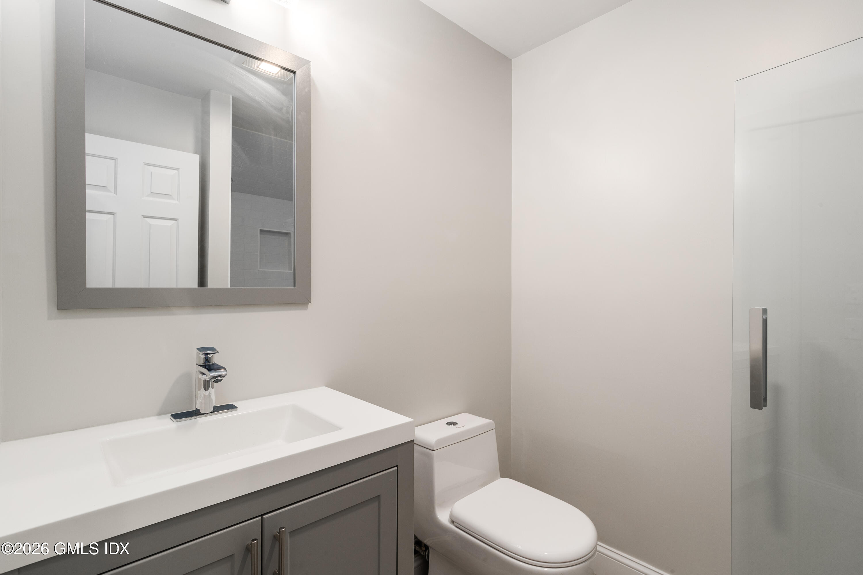 15 River Road, Unit 222 Cos Cob, CT 06807 - Photo 9 of 20 First Floor Full Bathroom