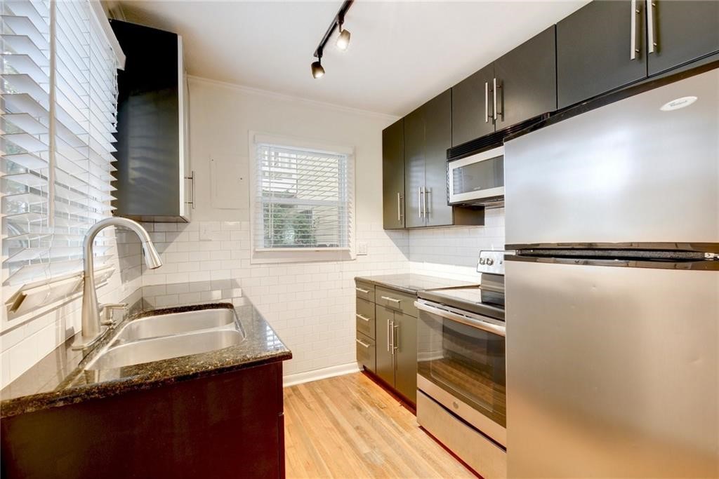 1110 West 22nd Street, Unit 13 Austin, TX 78705 - Photo 3 of 26