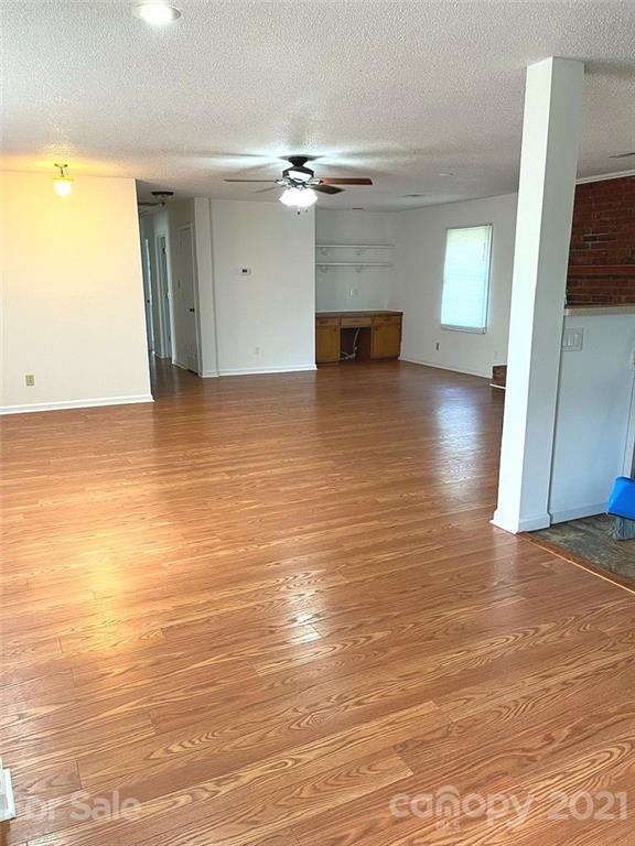 2414 Southbend Road Clover, SC 29710 - Photo 8 of 20 Gallery Image 8