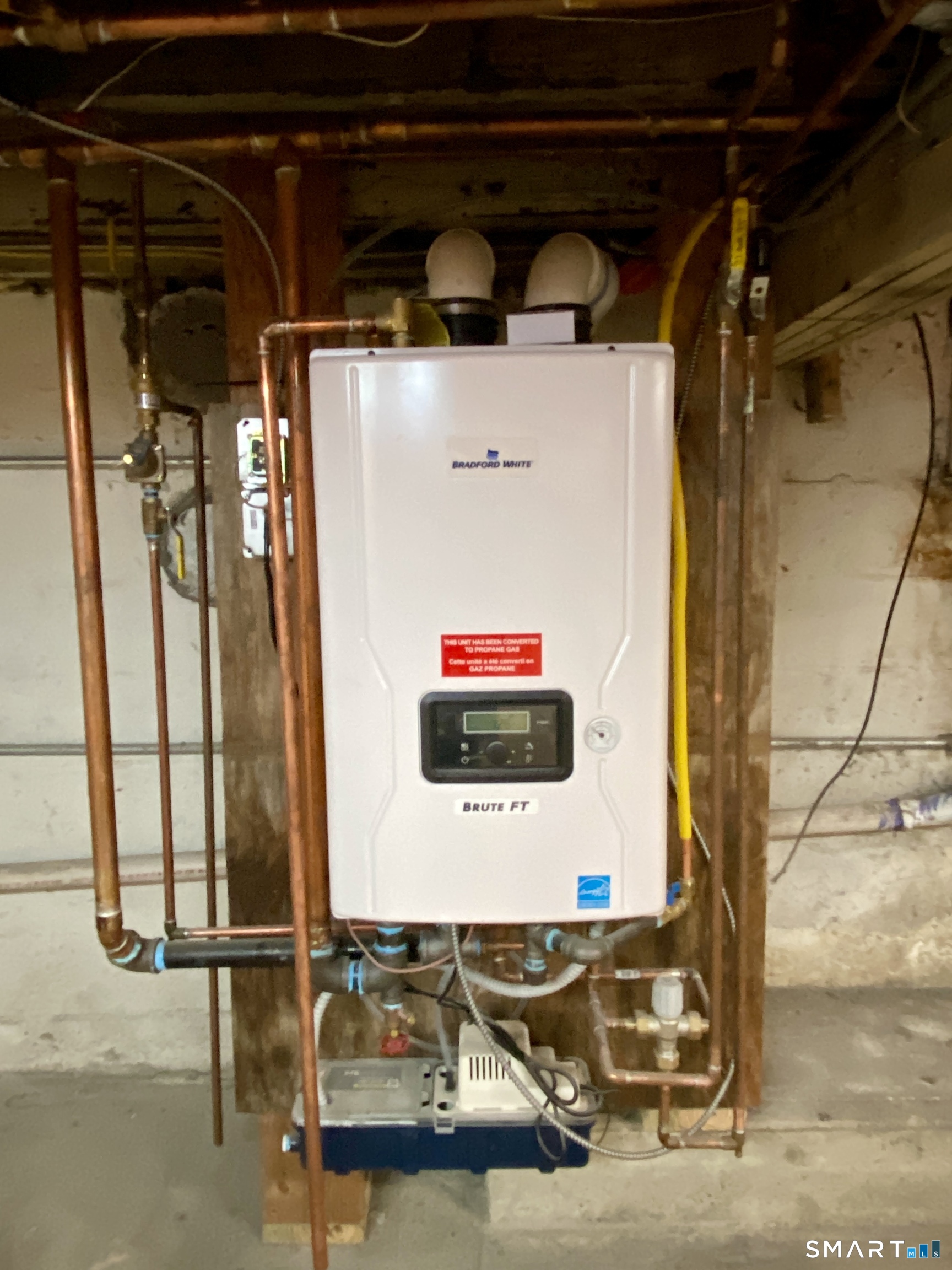 8 S Road Ellington, CT 06029 - Photo 20 of 21 a utility room with dryer and washer