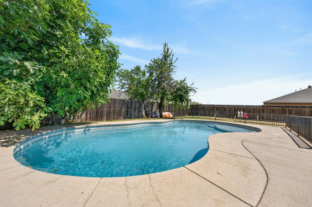 215 Singh Lane Rio Linda, CA 95673 - Photo 6 of 41