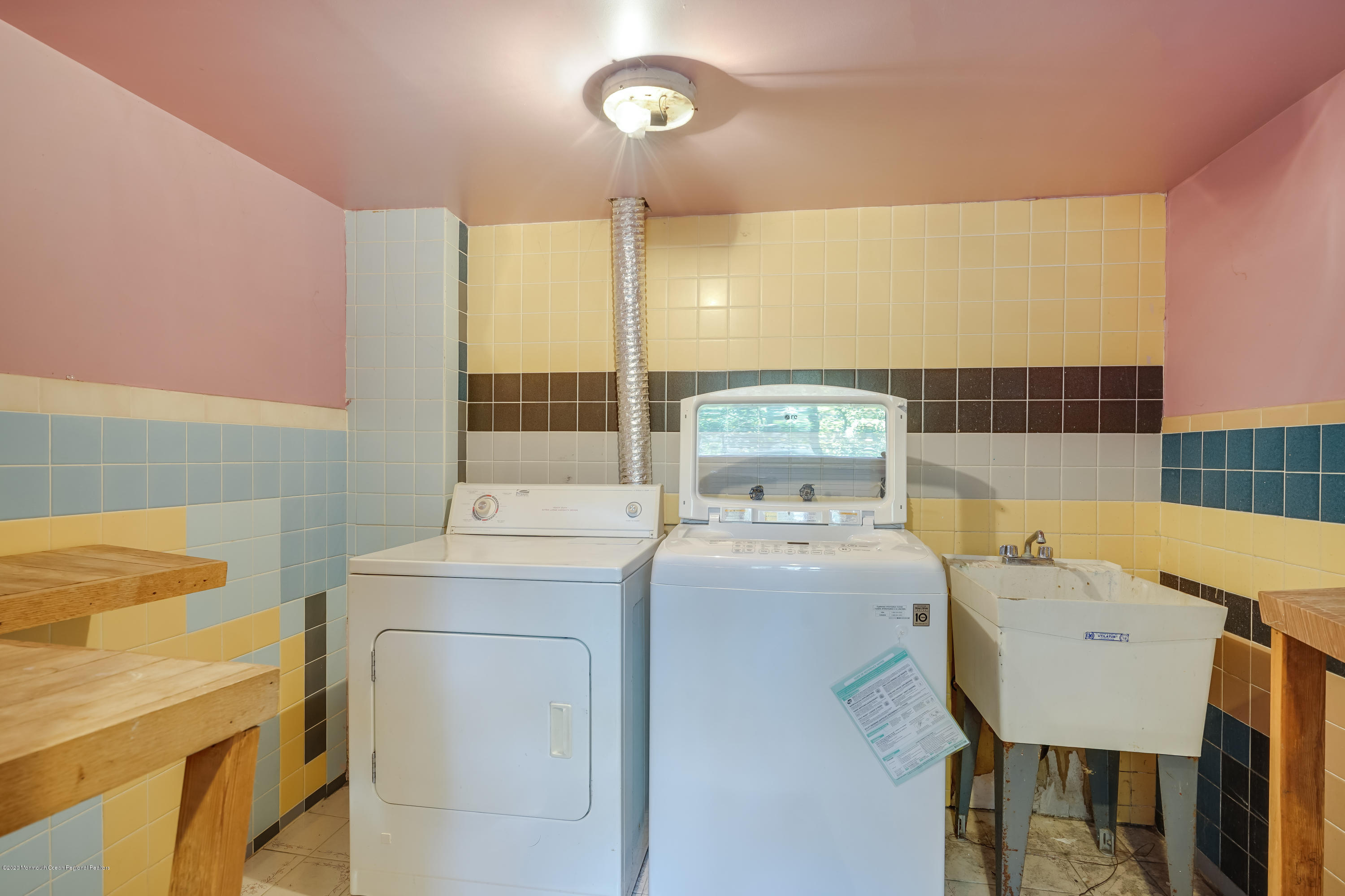 43 Korman Road Bayville, NJ 08721 - Photo 42 of 47 a utility room with dryer and washer