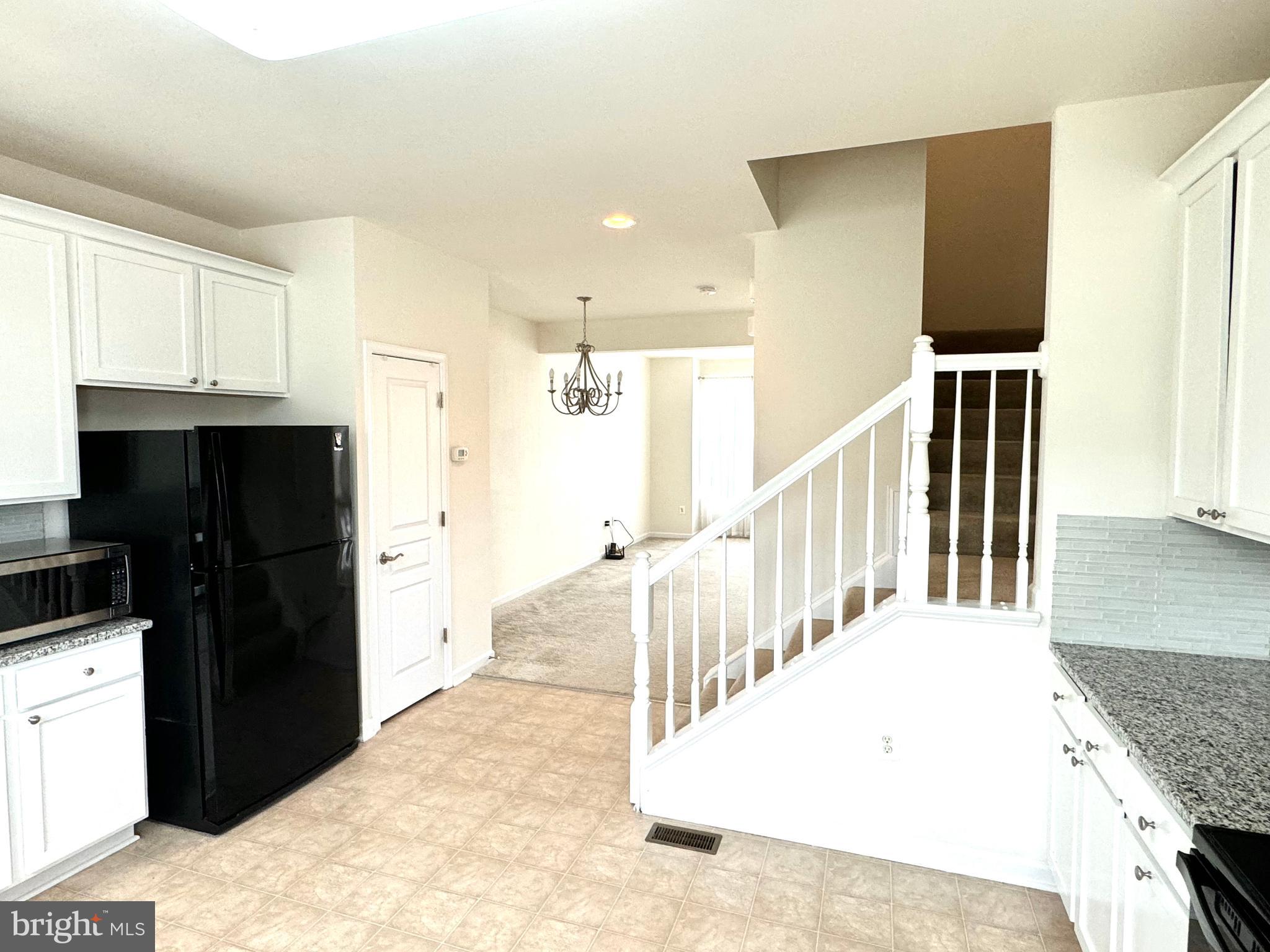 8365 Scotland Loop Manassas, VA 20109 - Photo 10 of 25 Kitchen