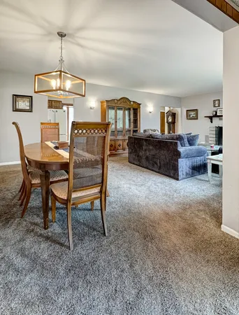 $675,000 | 435 Forest Trail, Oak Brook, IL 60523