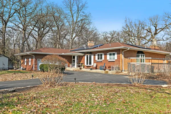 $675,000 | 435 Forest Trail, Oak Brook, IL 60523