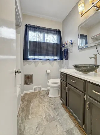 $675,000 | 435 Forest Trail, Oak Brook, IL 60523
