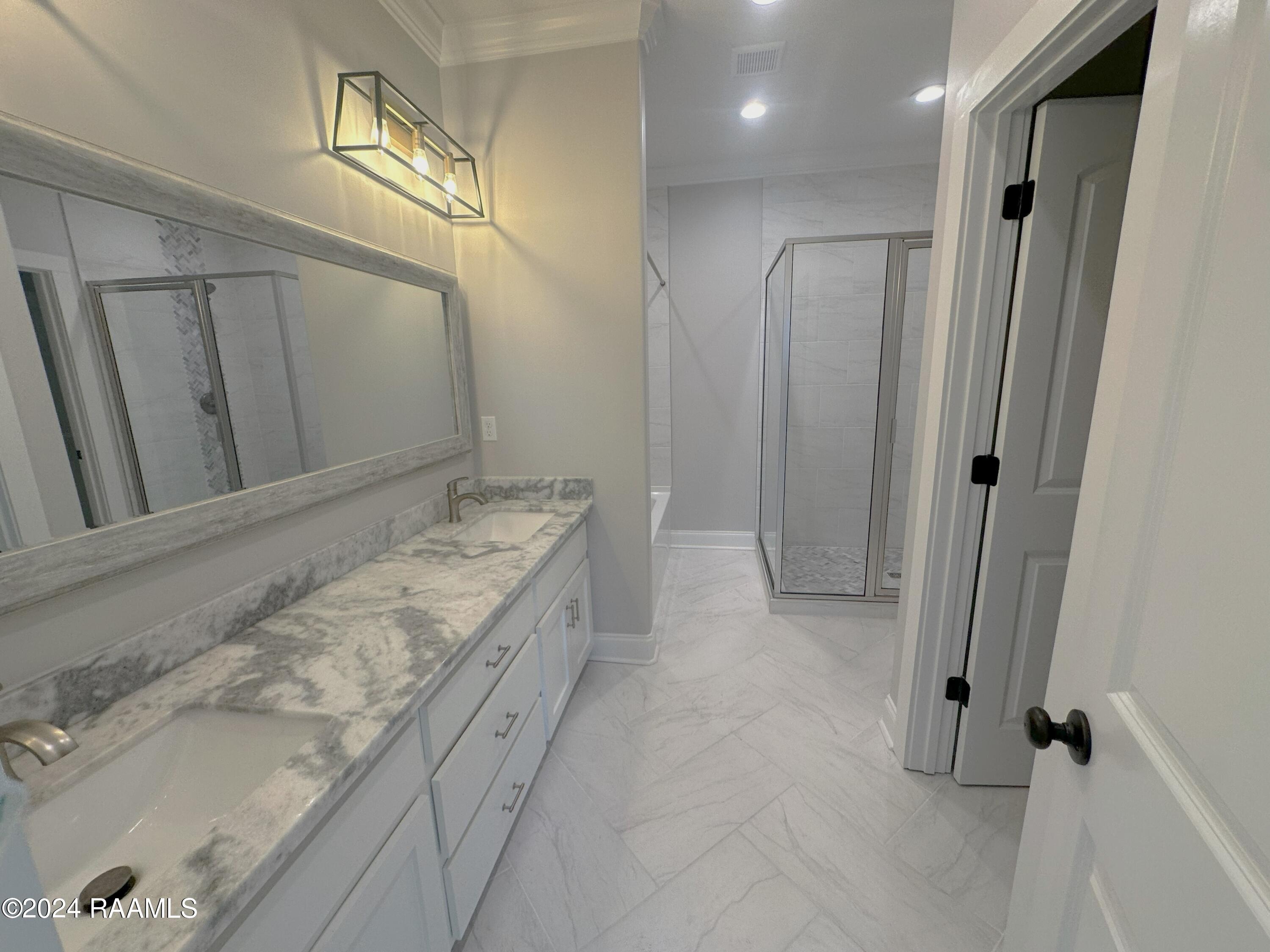 200 Camino Real Road Lafayette, LA 70503 - Photo 17 of 22 MASTERBATH