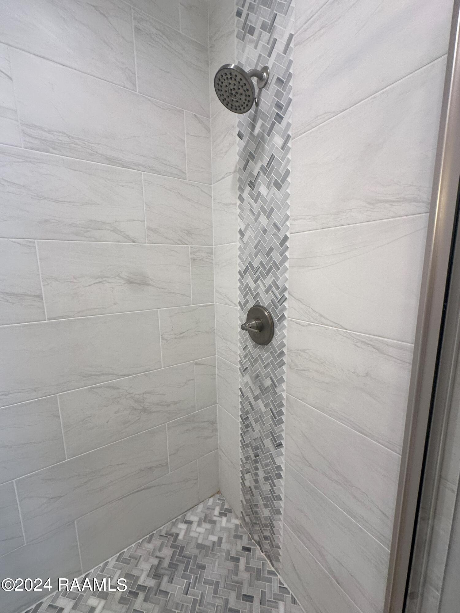 200 Camino Real Road Lafayette, LA 70503 - Photo 18 of 22 MASTER SHOWER