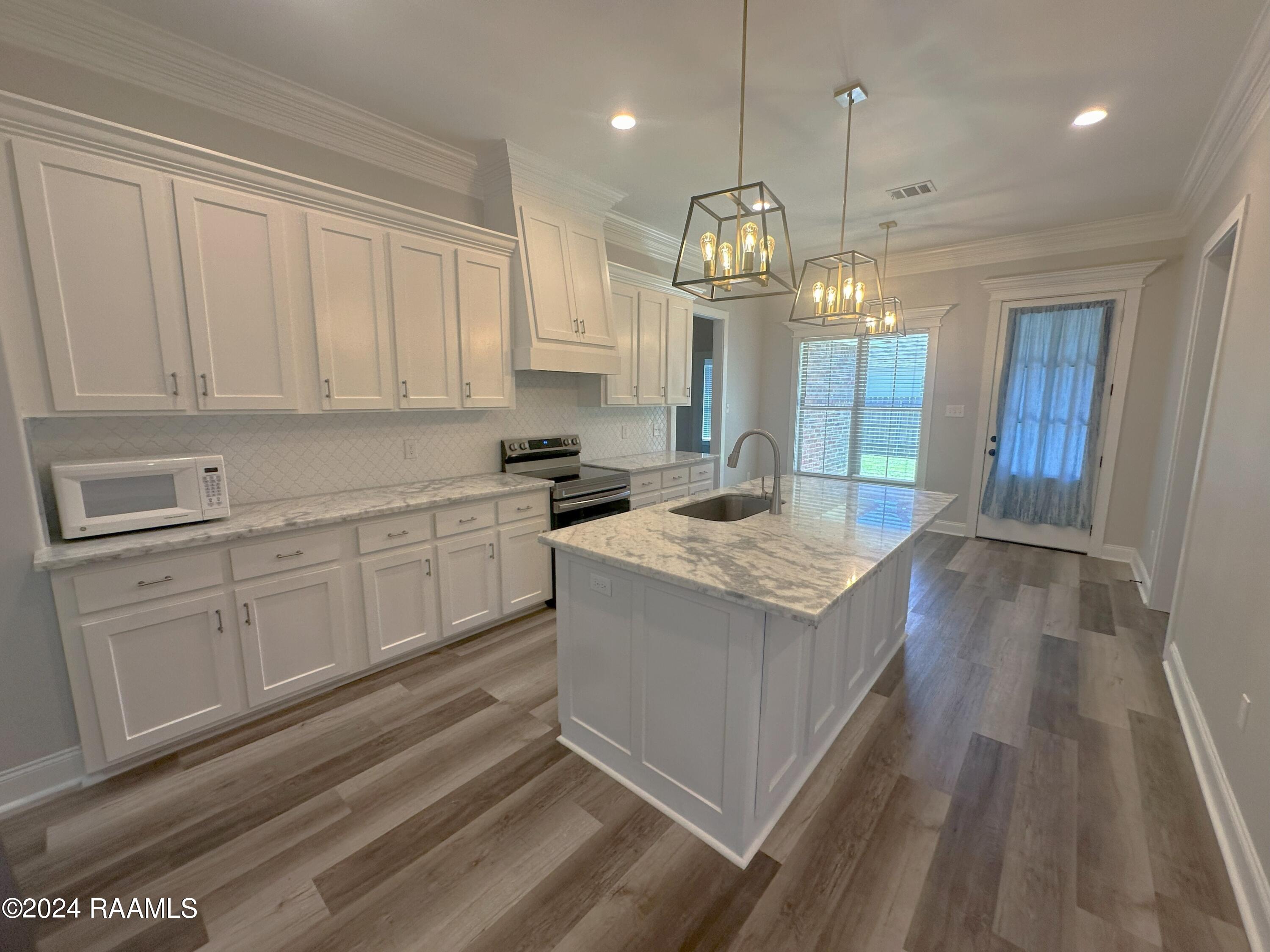 200 Camino Real Road Lafayette, LA 70503 - Photo 4 of 22 KITCHEN