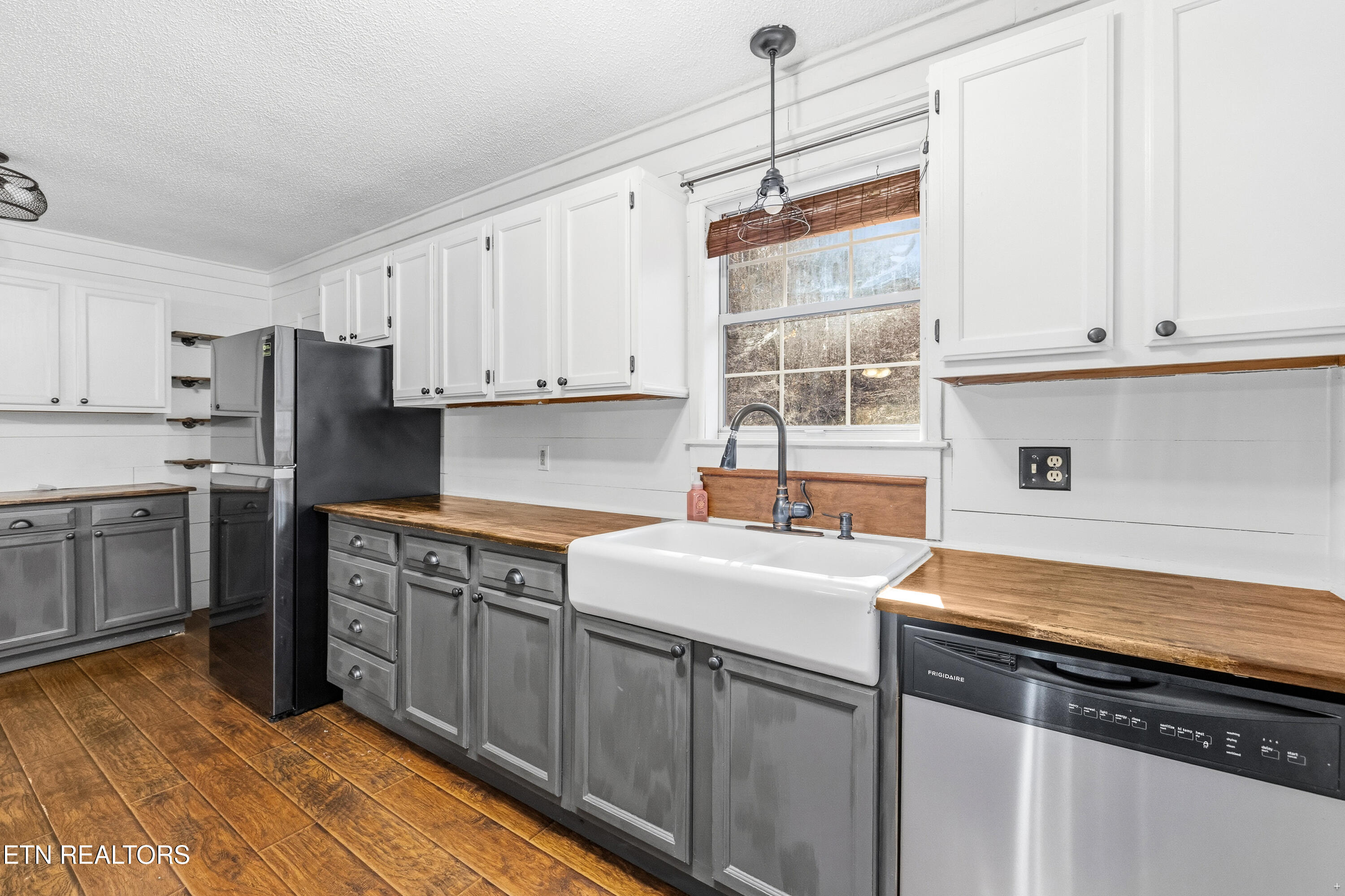 3214 Long Hollow Road Powell, TN 37849 - Photo 11 of 23 Kitchen