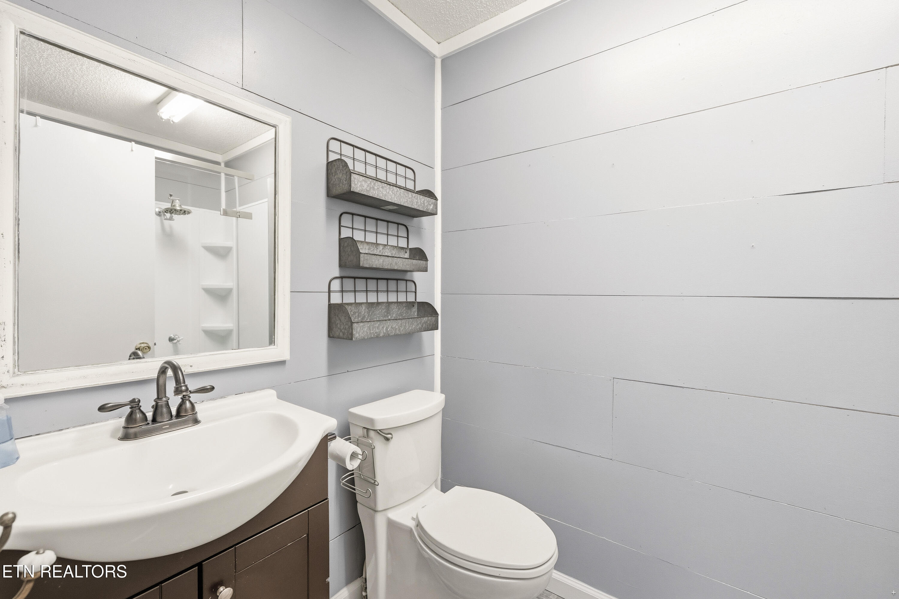 3214 Long Hollow Road Powell, TN 37849 - Photo 18 of 23 Master Bath