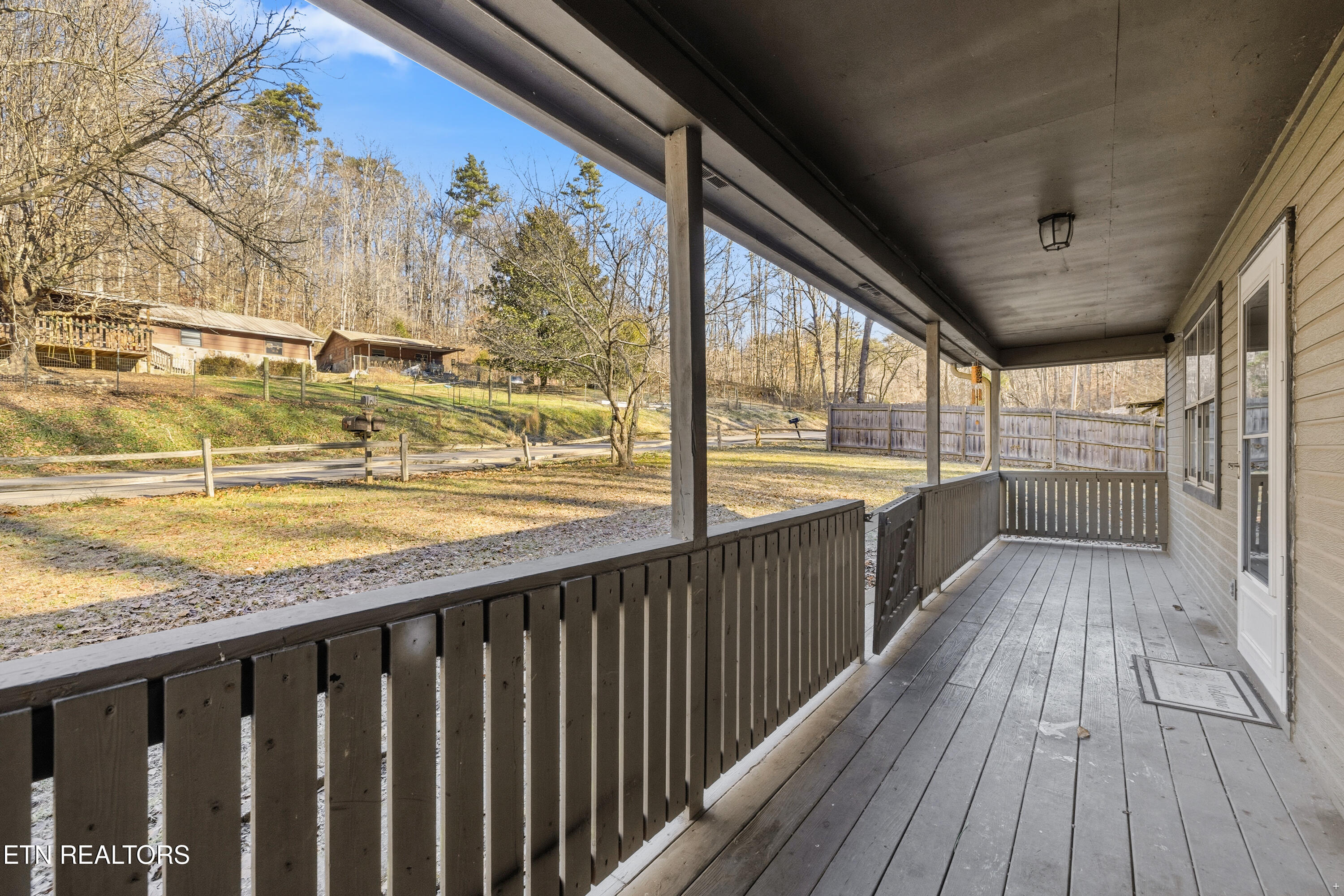 3214 Long Hollow Road Powell, TN 37849 - Photo 4 of 23 Front Porch