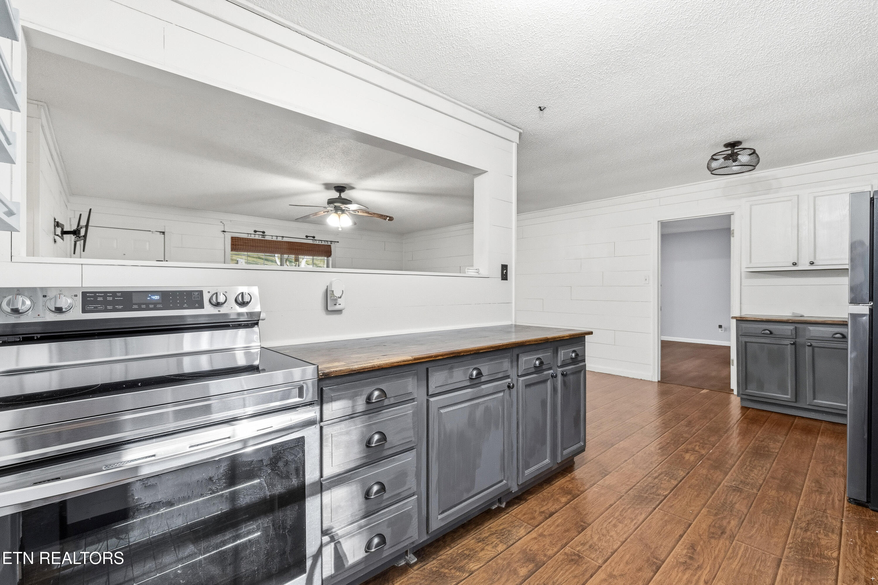 3214 Long Hollow Road Powell, TN 37849 - Photo 9 of 23 Kitchen