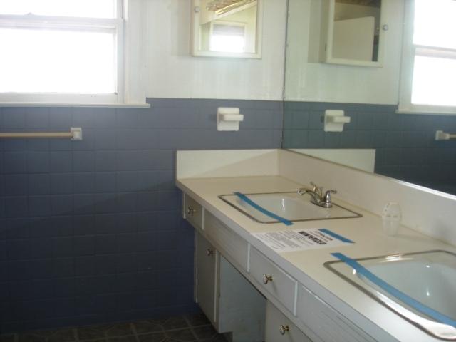 58 Ken Lane Ridgeway, VA 24148 - Photo 11 of 14 full bath, hall.jpg