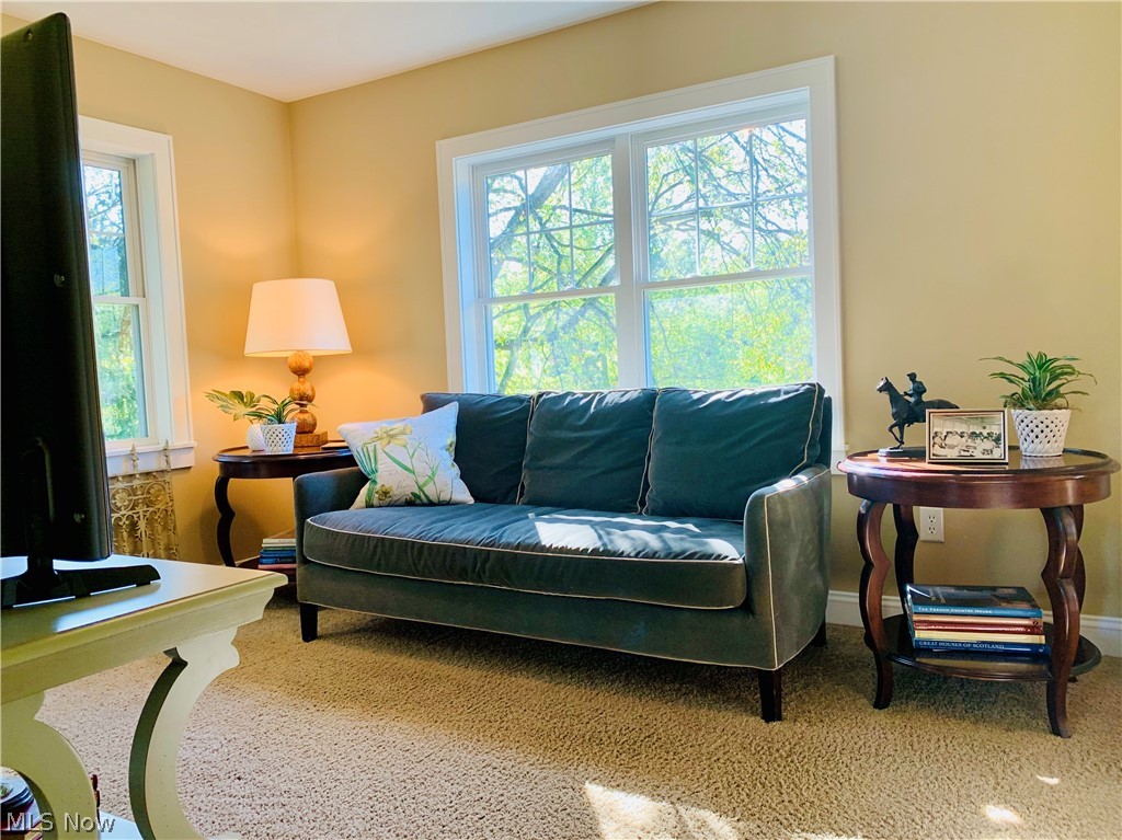 31300 Pinetree Road Cleveland, OH 44124 - Photo 18 of 35