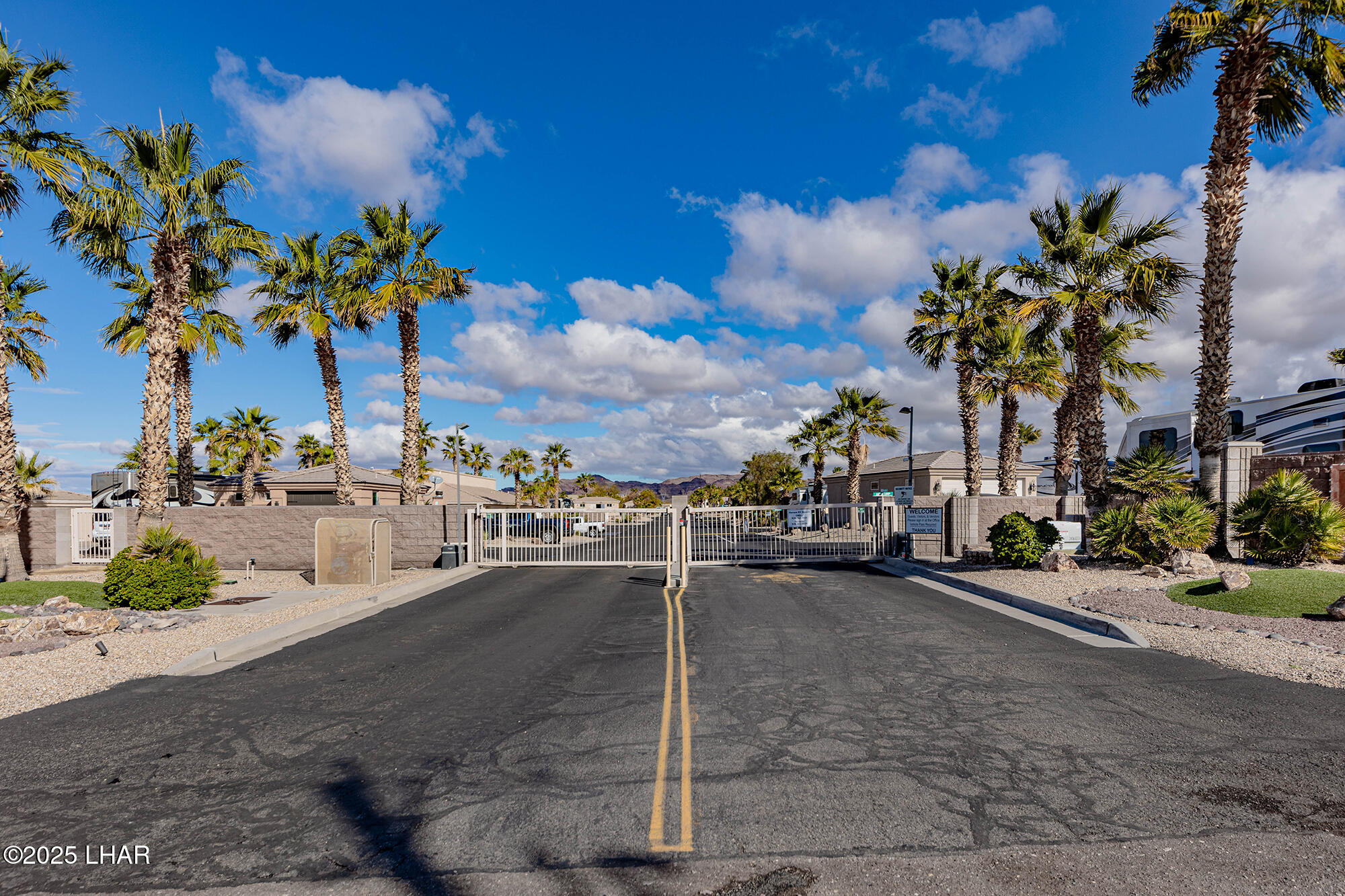 1905 Victoria Farms Road, Unit 92 Lake Havasu City, AZ 86404 - Photo 22 of 36 Front Gate