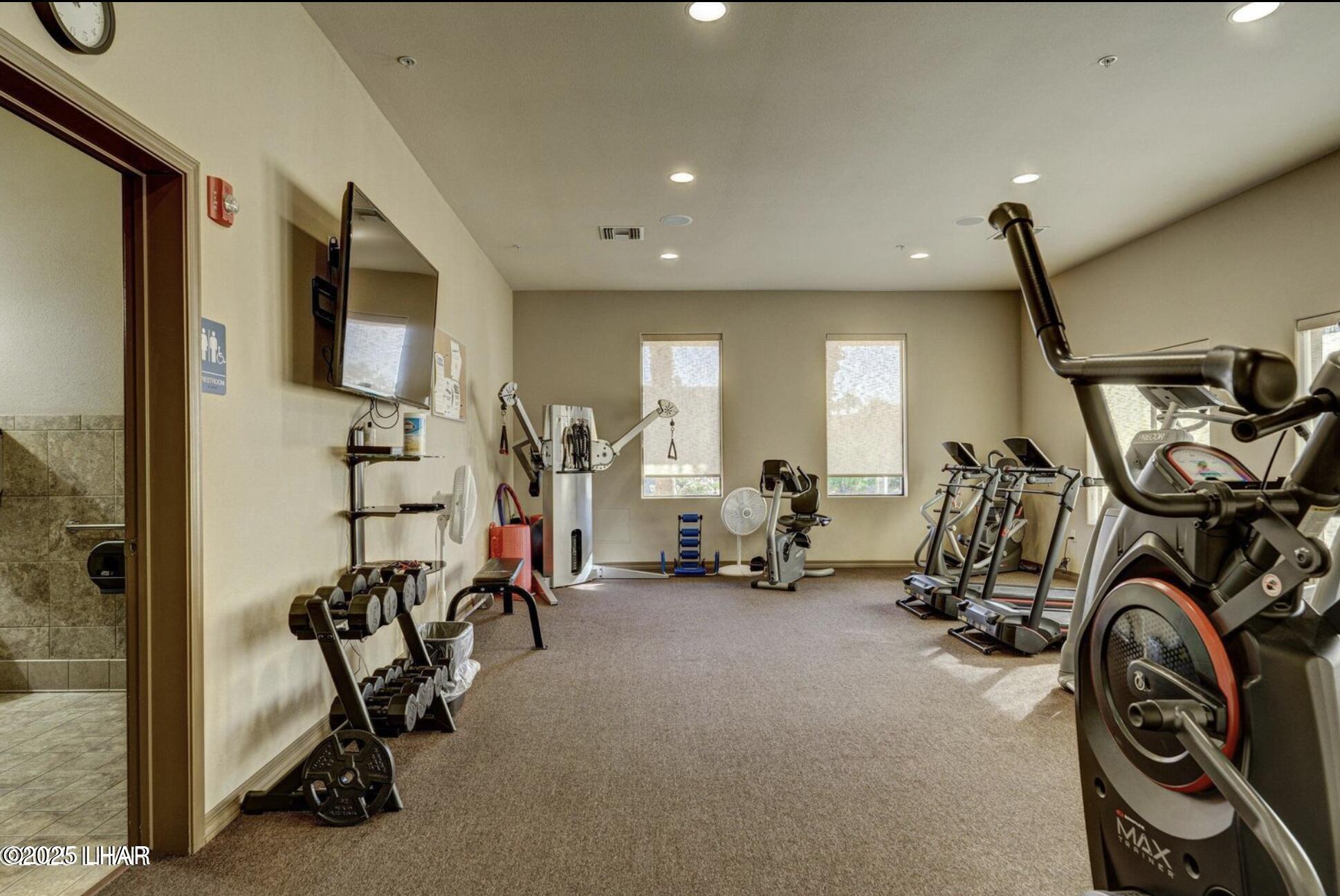 1905 Victoria Farms Road, Unit 92 Lake Havasu City, AZ 86404 - Photo 29 of 36 Gym