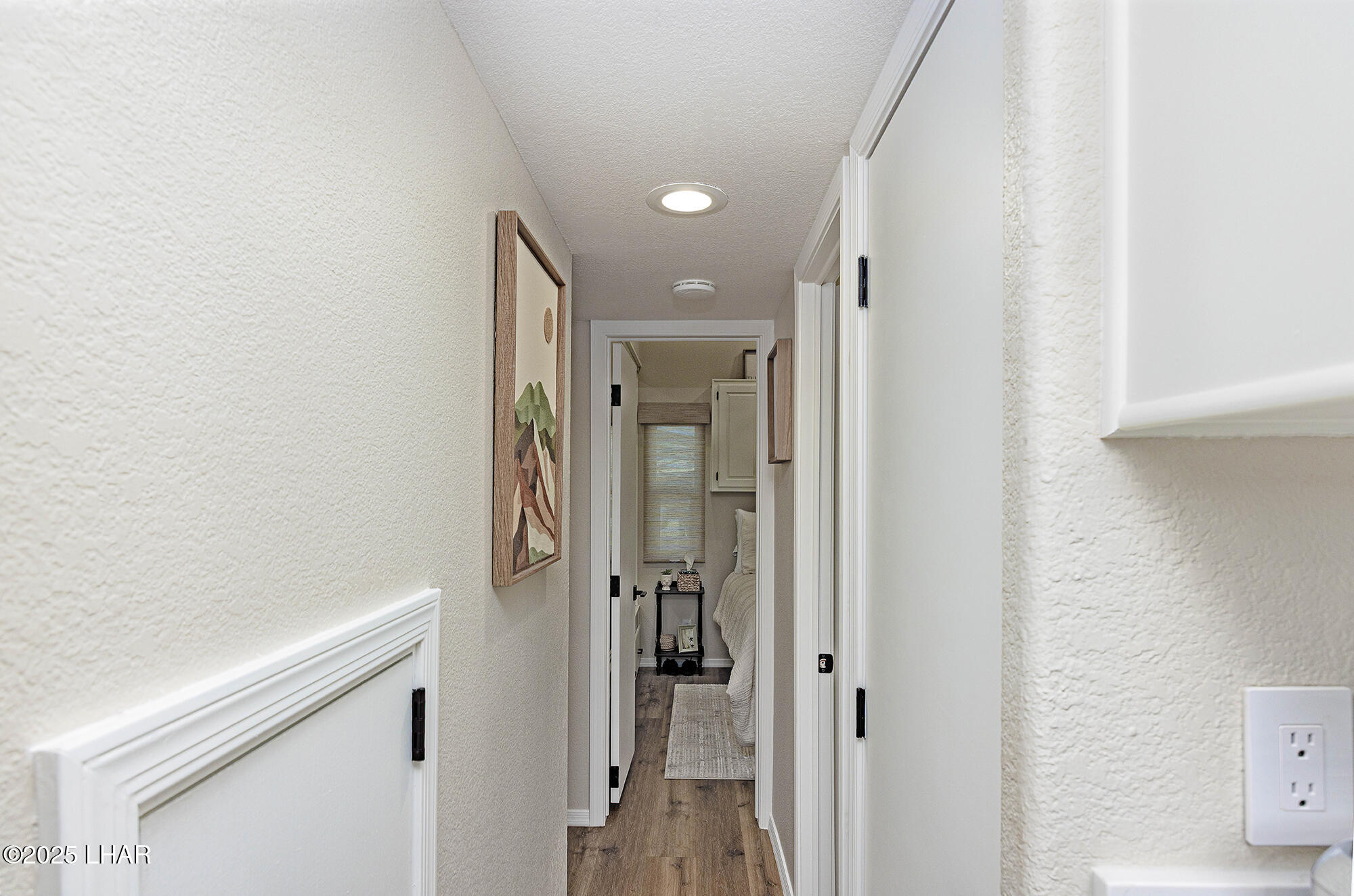 1905 Victoria Farms Road, Unit 92 Lake Havasu City, AZ 86404 - Photo 7 of 36 Hallway