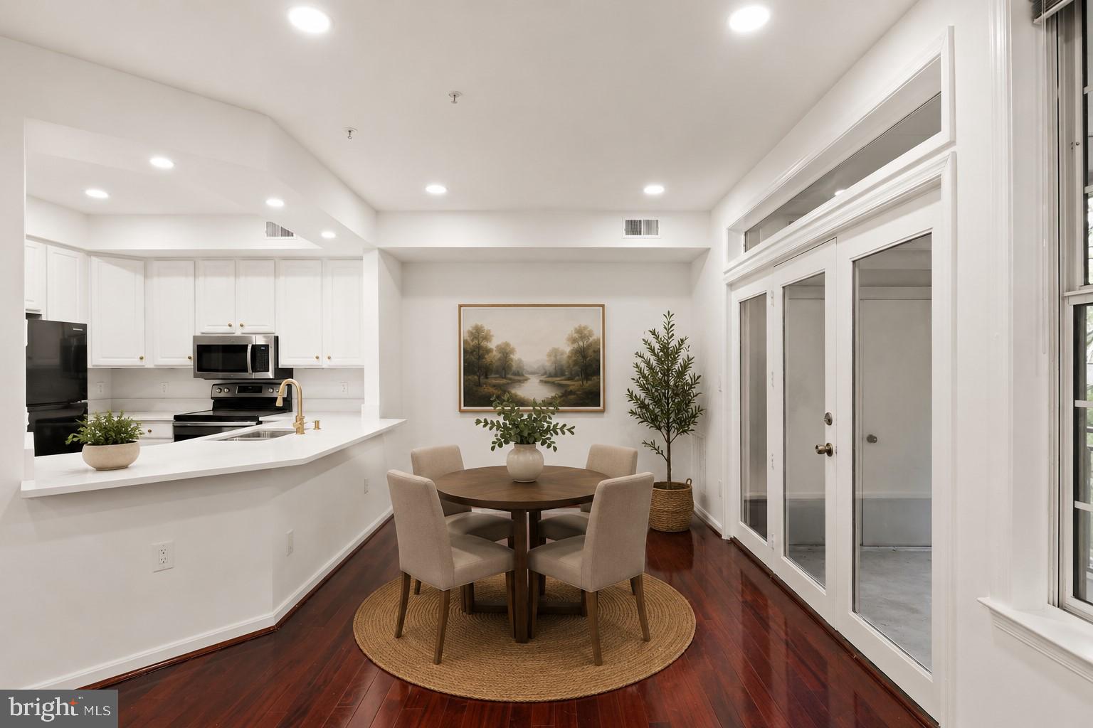 1324 Garden Wall Circle, Unit B Reston, VA 20194 - Photo 7 of 32