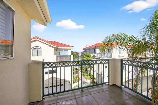 $1,159,000 | 4489 Spencer Street, Unit 224, Torrance, CA 90503