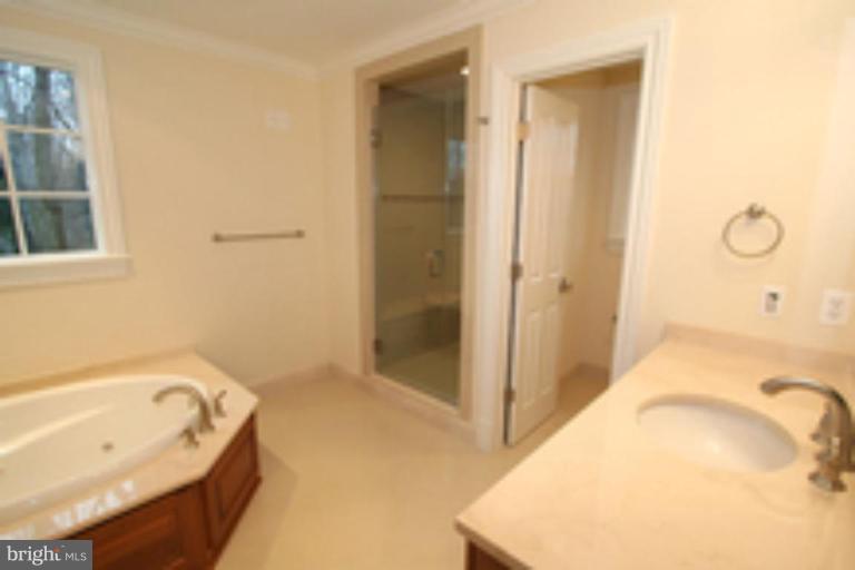5608 Jordan Road Bethesda, MD 20816 - Photo 14 of 29 Master Bath