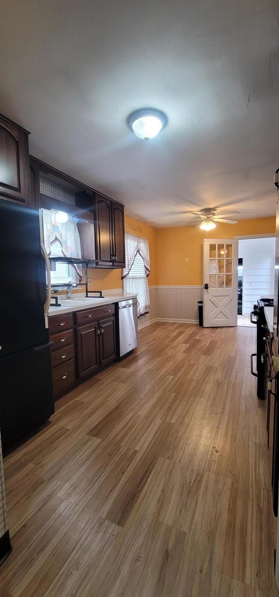 601 Isabelle Avenue Racine, WI 53402 - Photo 14 of 39 Kitchen
