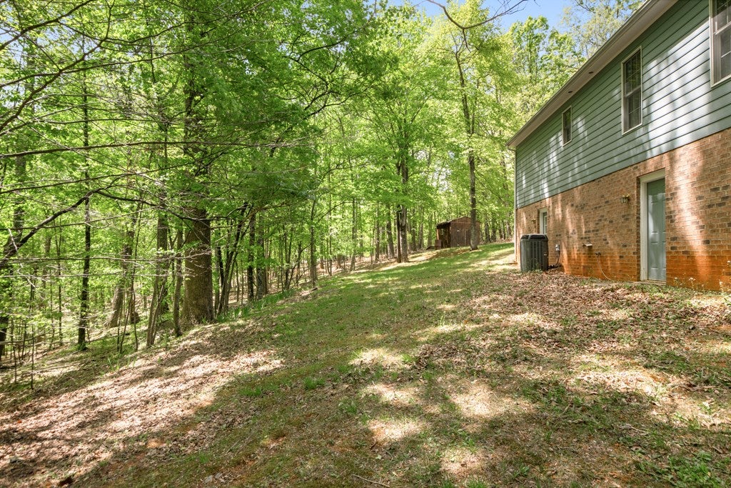1913 Old Cifax Road Goode, VA 24556 - Photo 12 of 49 Gallery Image 12