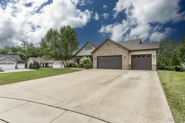 $550,000 | 3841 Ember Court, Edwardsville, IL 62025