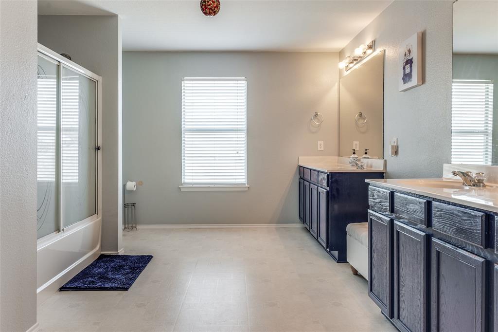 1628 Withers Way Krum, TX 76249 - Photo 11 of 13