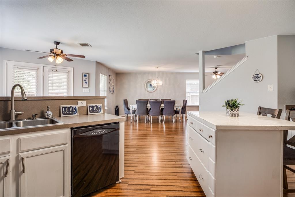 1628 Withers Way Krum, TX 76249 - Photo 6 of 13