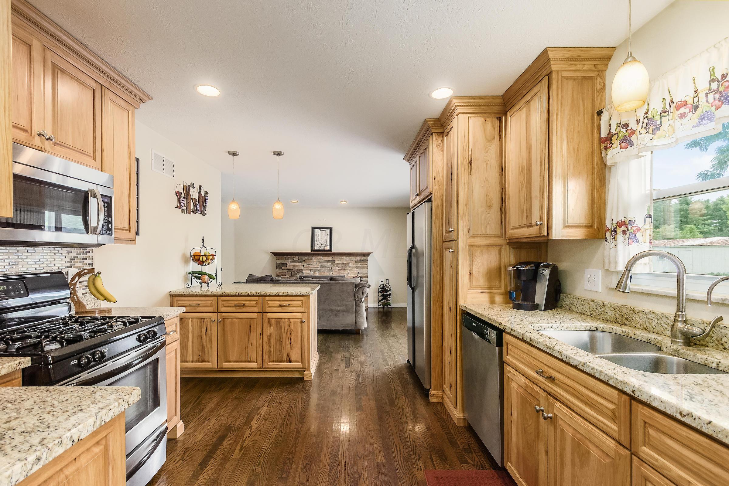 1025 Doherty Road Columbus, OH 43228 - Photo 3 of 18 Gallery Image 3