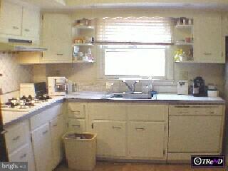 248 Glendale Road Havertown, PA 19083 - Photo 3 of 6