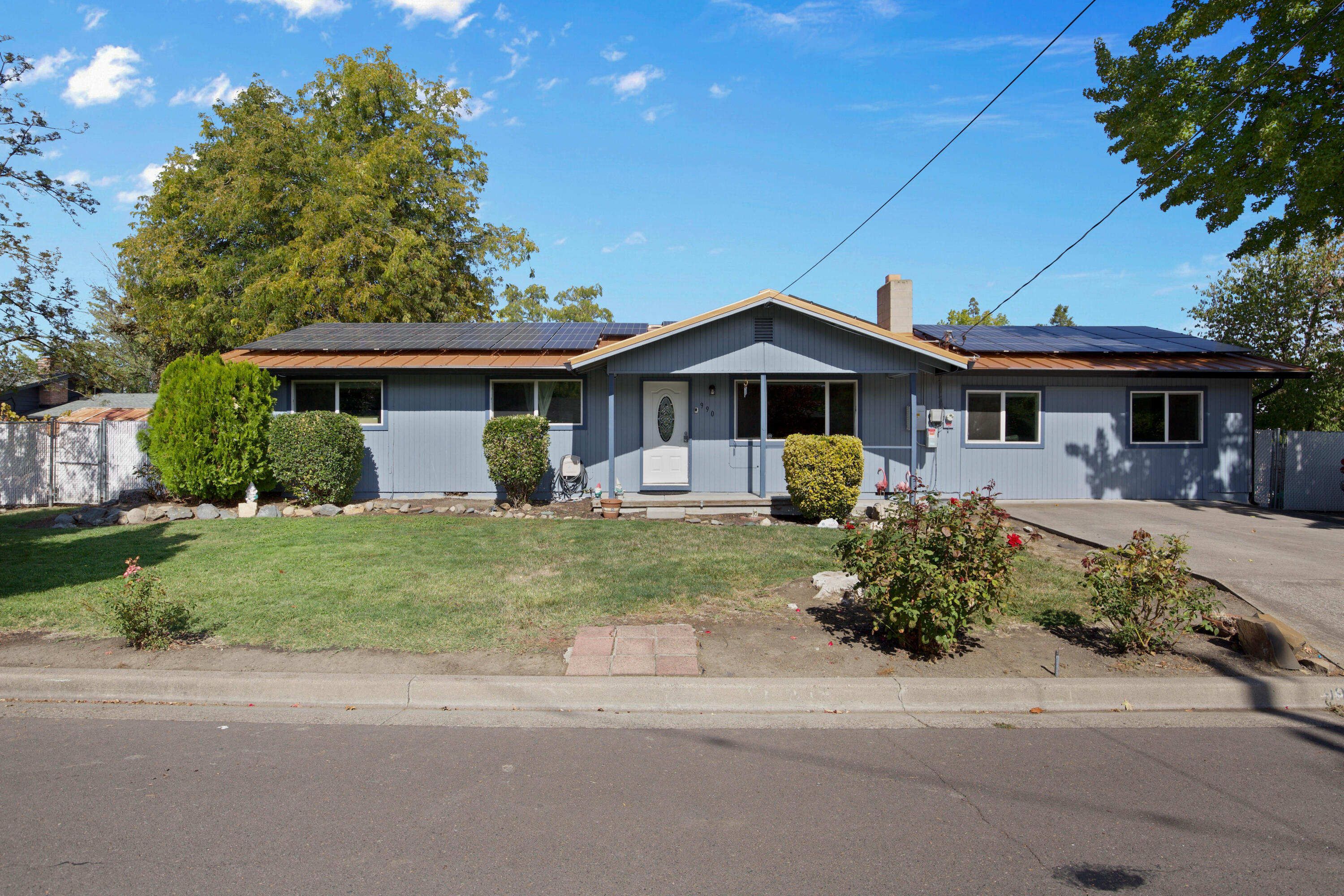 990 Janes Road Medford, OR 97501 - Photo 11 of 28 CU9A3737