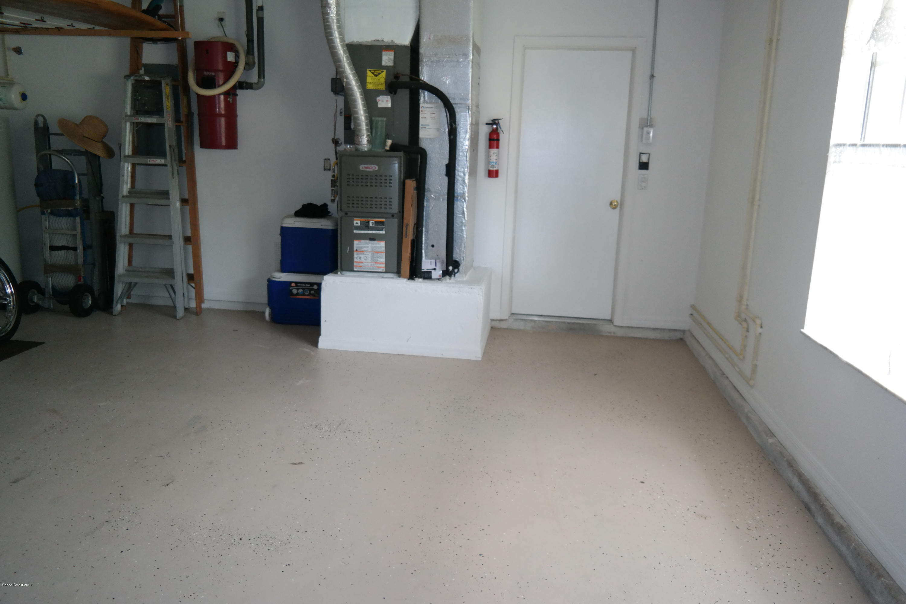3370 Holly Springs Road Melbourne, FL 32934 - Photo 16 of 27 Garage