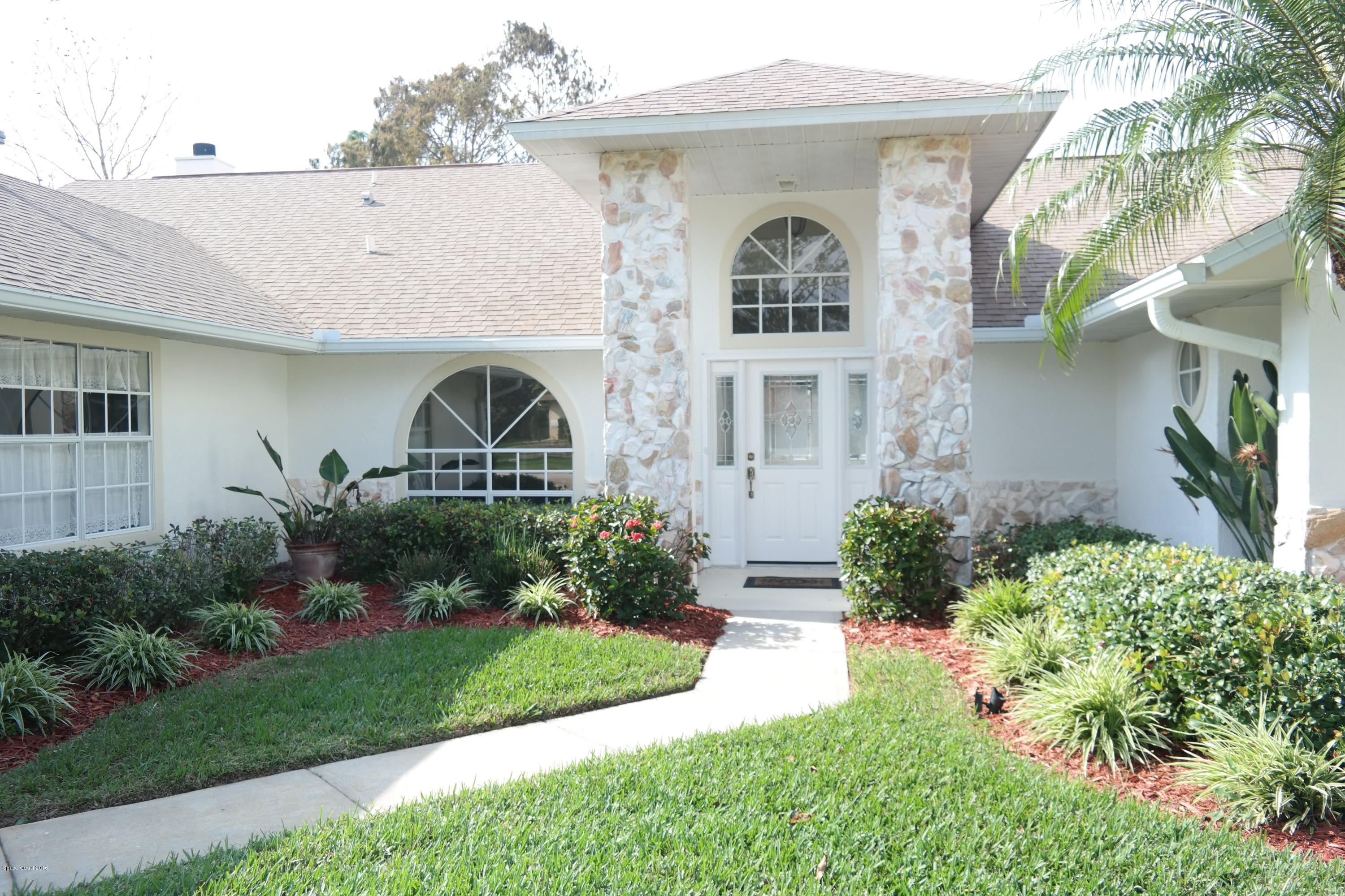 3370 Holly Springs Road Melbourne, FL 32934 - Photo 3 of 27 Charming Entry Way