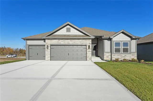 $466,520 | 8890 North Monroe Avenue, Kansas City, MO 64156