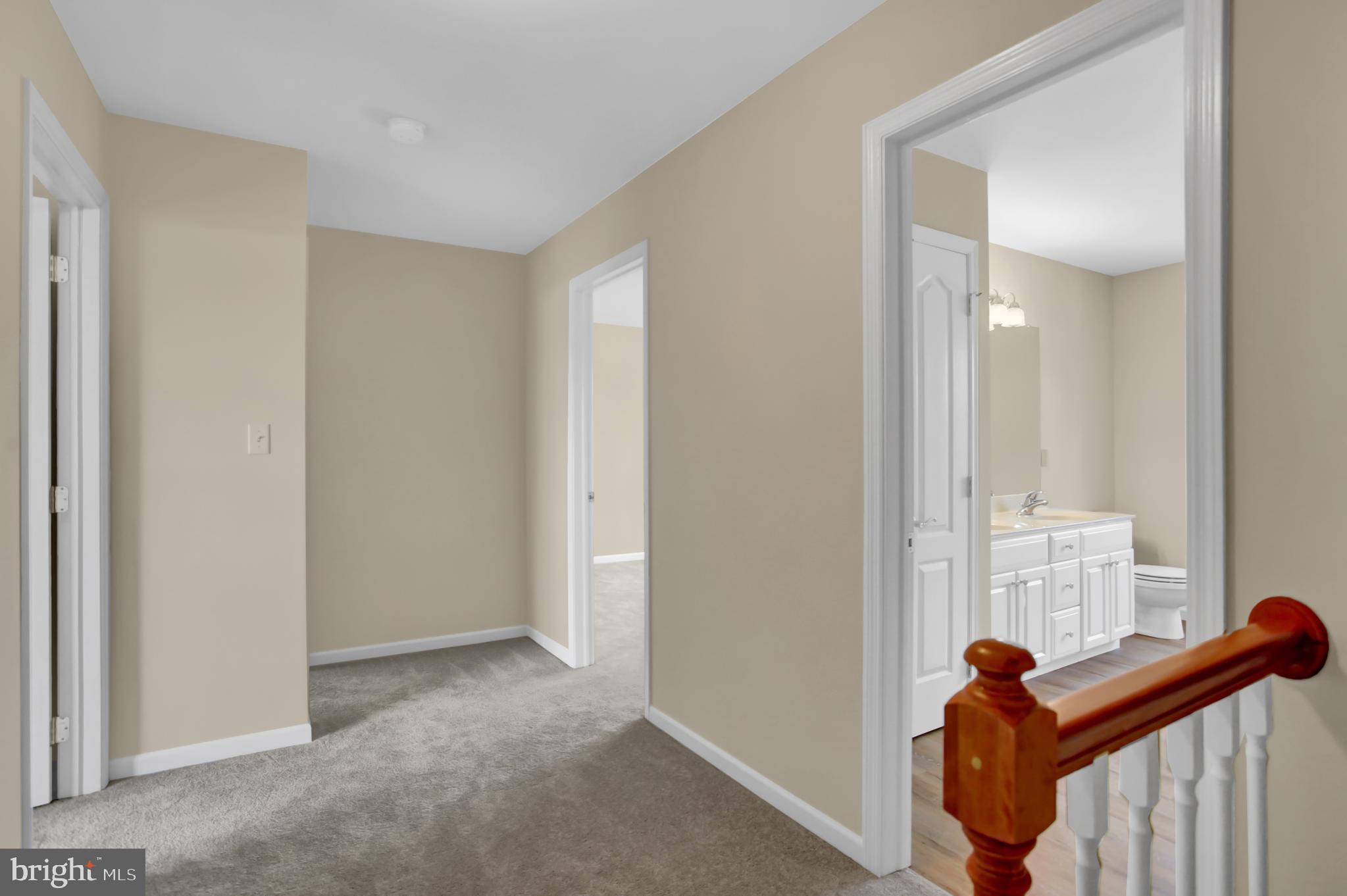 430 Sawmill Road New Providence, PA 17560 - Photo 28 of 36 Upper Level Foyer