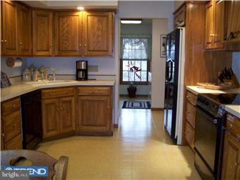222 Lorane Road Reading, PA 19606 - Photo 4 of 12 Gallery Image 4
