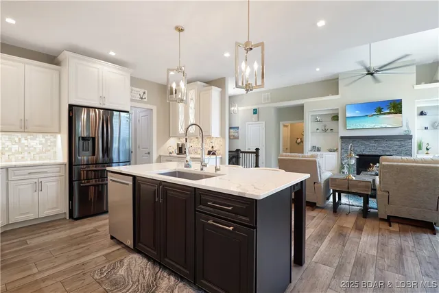 $649,900 | 78 Bella Terra Court, Sunrise Beach, MO 65079