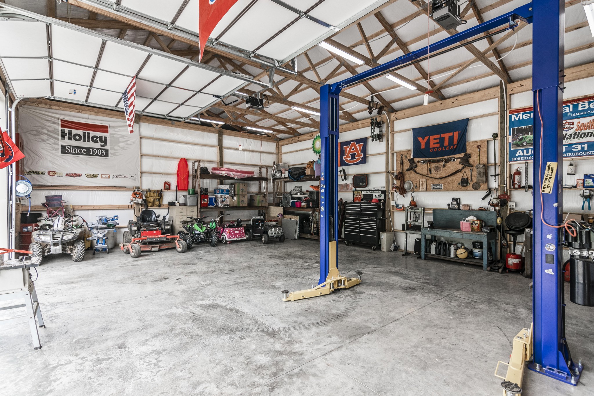 4294 Dot Road Springfield, TN 37172 - Photo 14 of 50 a view of a garage with storage