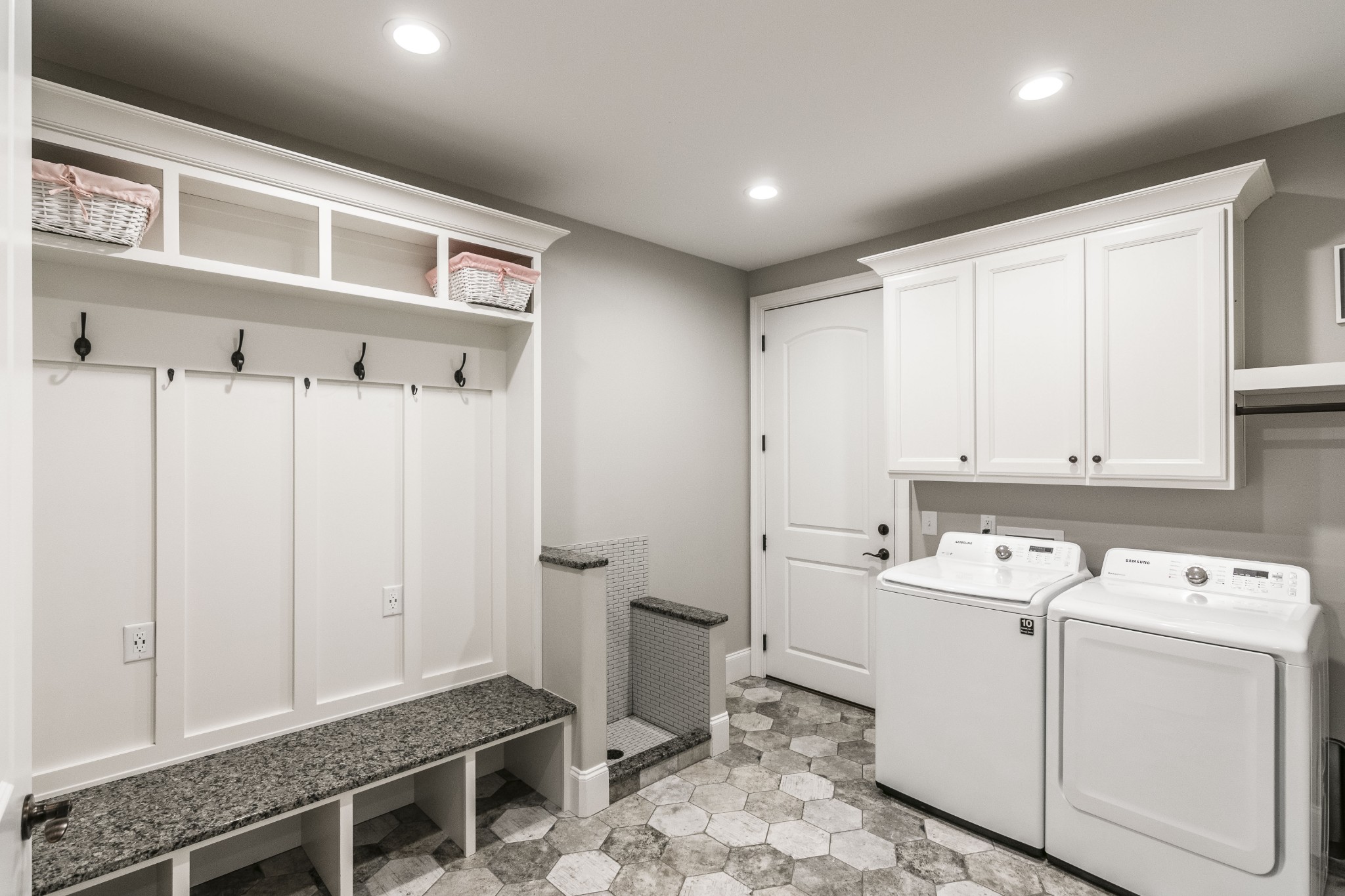 4294 Dot Road Springfield, TN 37172 - Photo 30 of 50 a room with dryer and washer