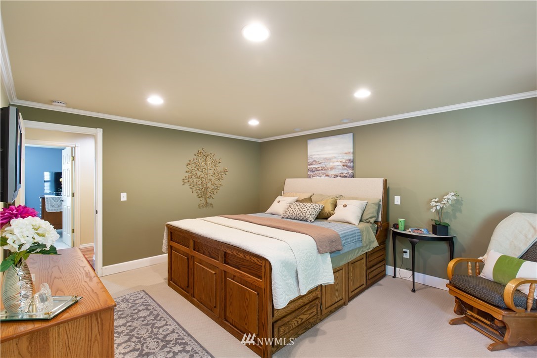 18450 114th Avenue Southeast Renton, WA 98055 - Photo 19 of 40 Gallery Image 19
