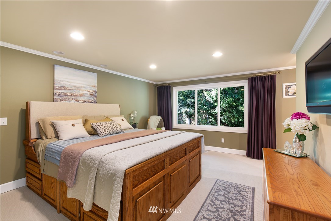 18450 114th Avenue Southeast Renton, WA 98055 - Photo 20 of 40 Gallery Image 20