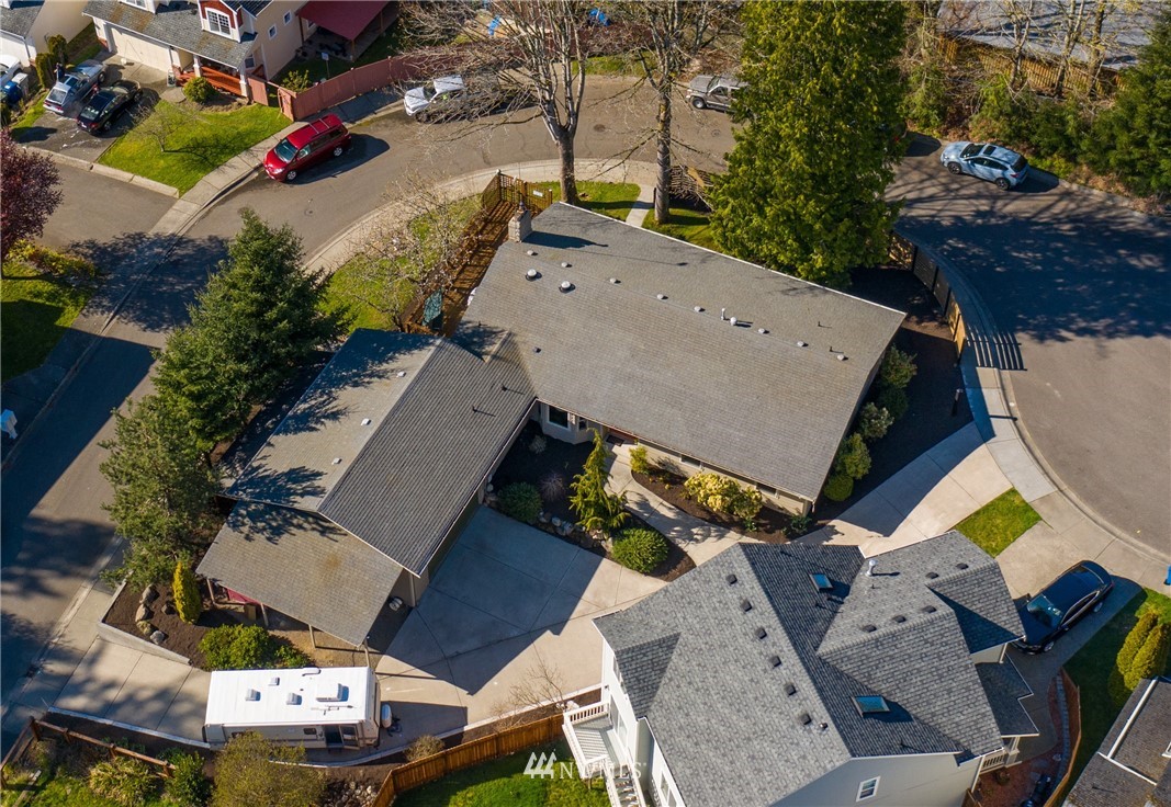 18450 114th Avenue Southeast Renton, WA 98055 - Photo 3 of 40 Gallery Image 3