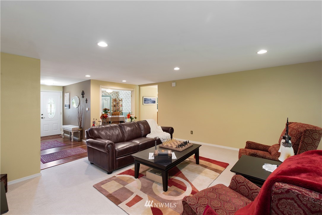18450 114th Avenue Southeast Renton, WA 98055 - Photo 8 of 40 Gallery Image 8