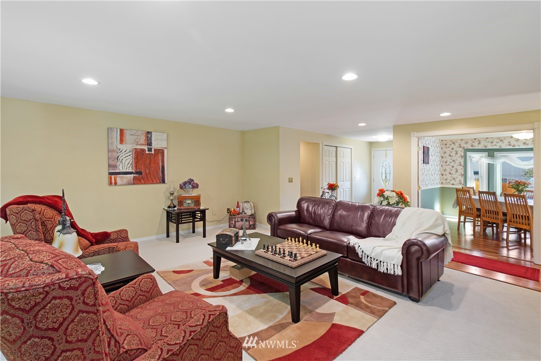 18450 114th Avenue Southeast Renton, WA 98055 - Photo 10 of 40 Gallery Image 10