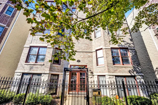 $445,000 | 2750 North Wolcott Avenue, Unit 2S, Chicago, IL 60614